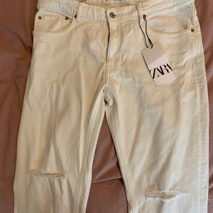 Women’s Zara white ripped jeans with tags